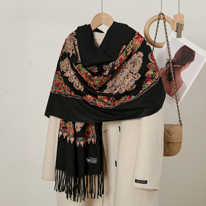 Wyprzedaż Jesień Zima: Etniczn – Ethnic Fashion Sale recenzja i cena